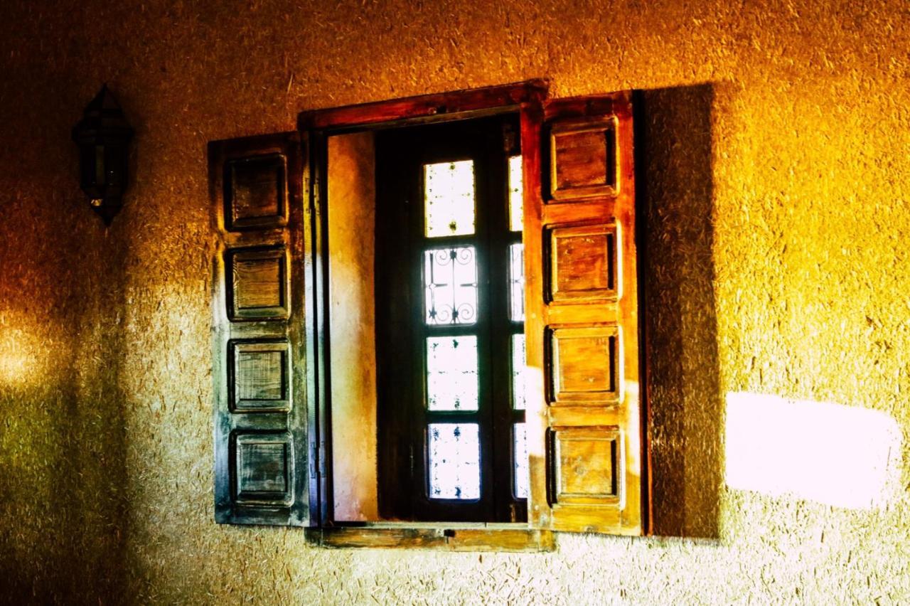 Riad Caravasar Merzouga Esterno foto