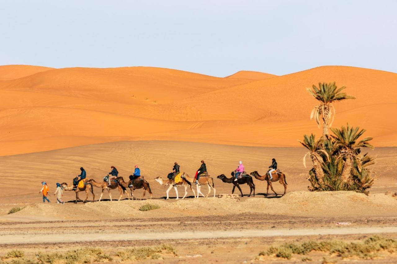 Riad Caravasar Merzouga Esterno foto