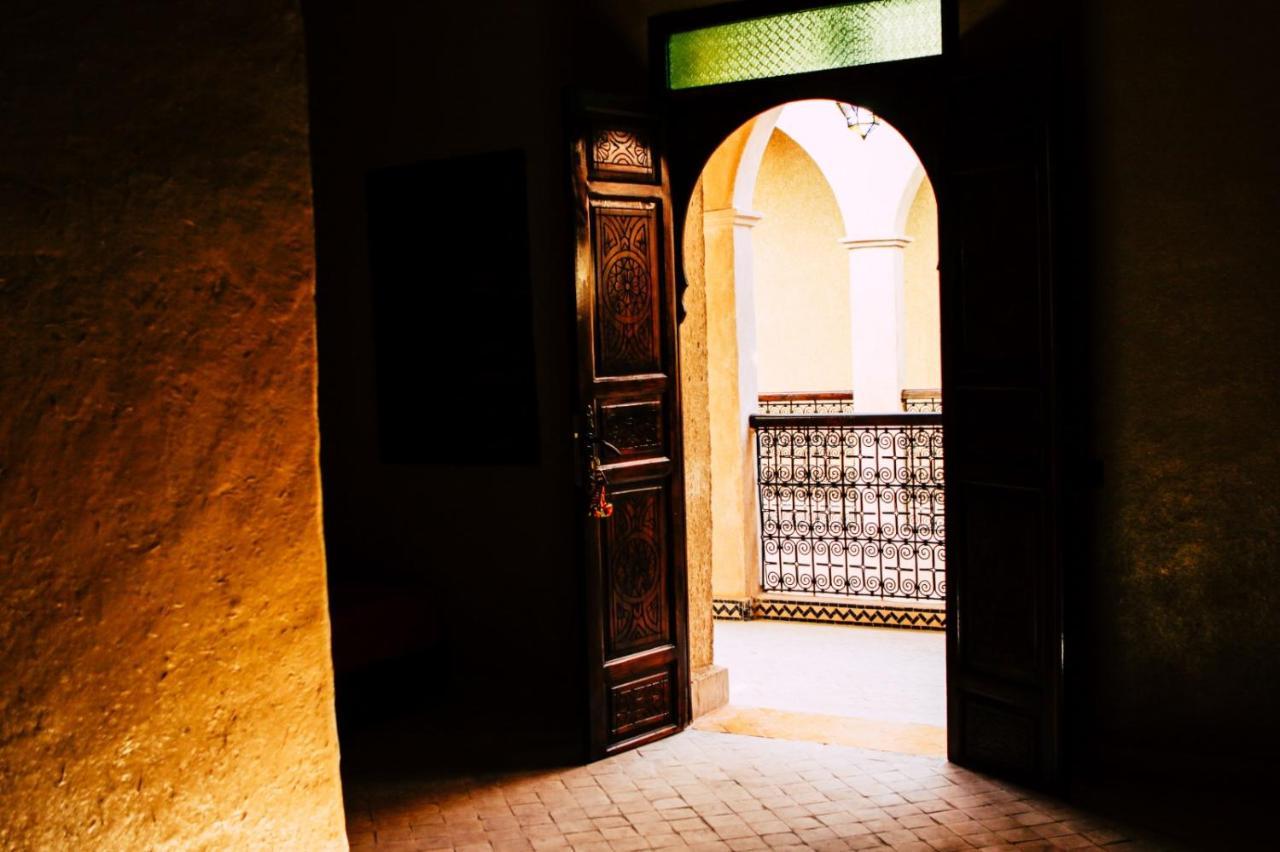 Riad Caravasar Merzouga Esterno foto