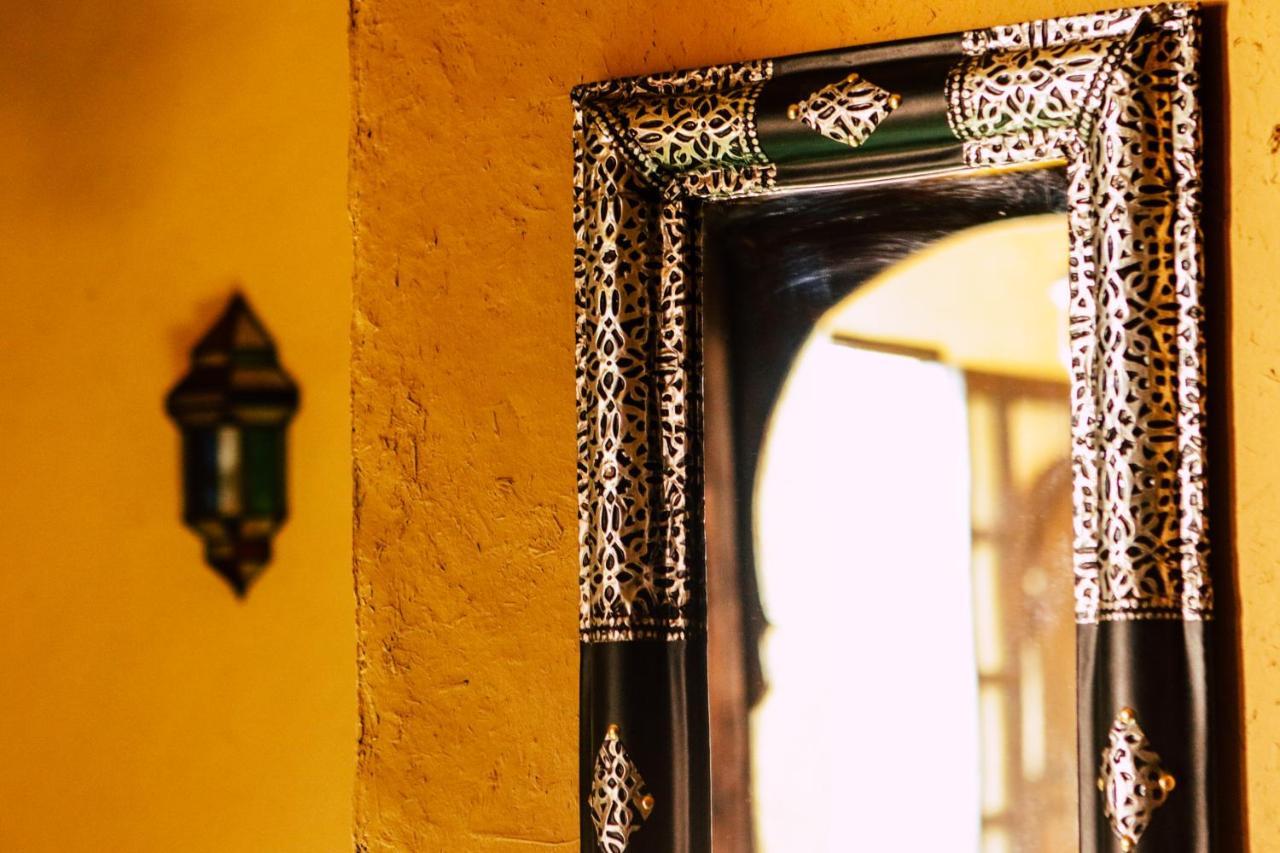 Riad Caravasar Merzouga Esterno foto