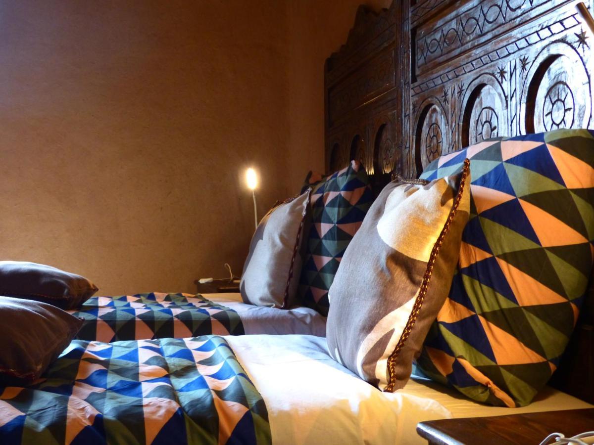 Riad Caravasar Merzouga Esterno foto