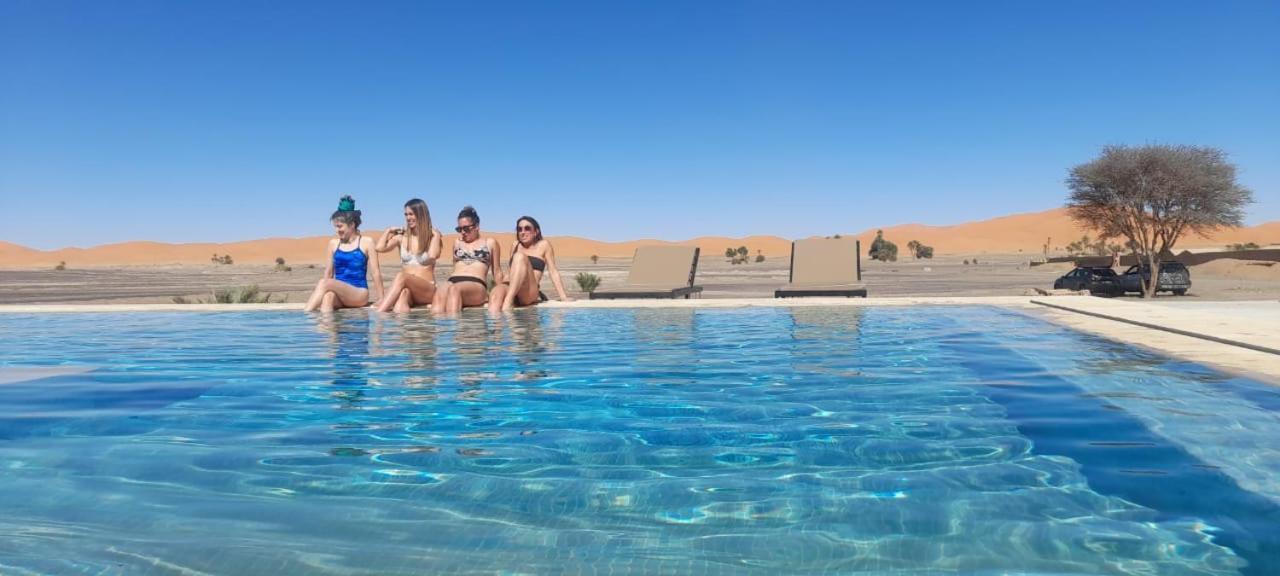 Riad Caravasar Merzouga Esterno foto
